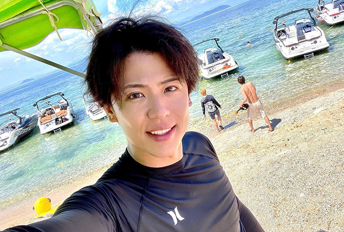 海でリラックスするディカぷりおオーナー